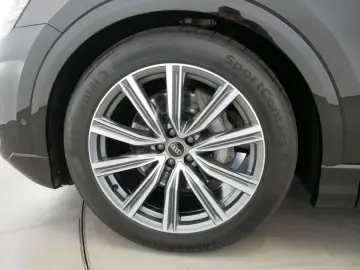 AUDI Q8 50 TDI quattro MATRIX AHK PANO HEAD-UP