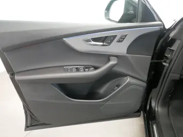 AUDI Q8 50 TDI quattro MATRIX AHK PANO HEAD-UP
