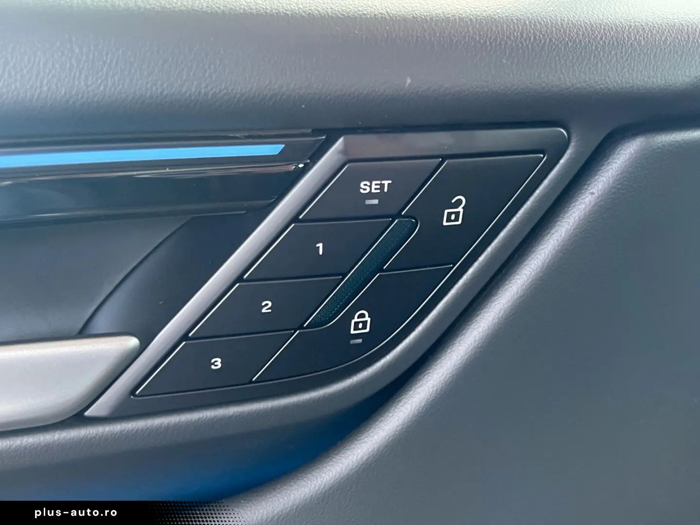PORSCHE Macan Electric Panorama 1-Hand