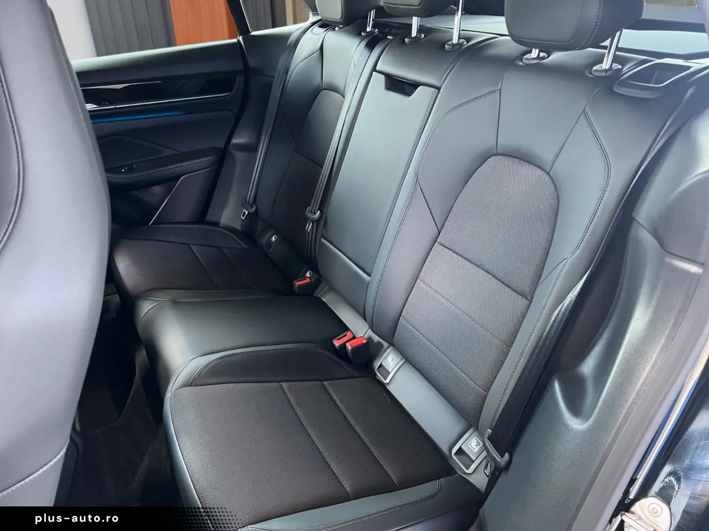PORSCHE Macan Electric Panorama 1-Hand