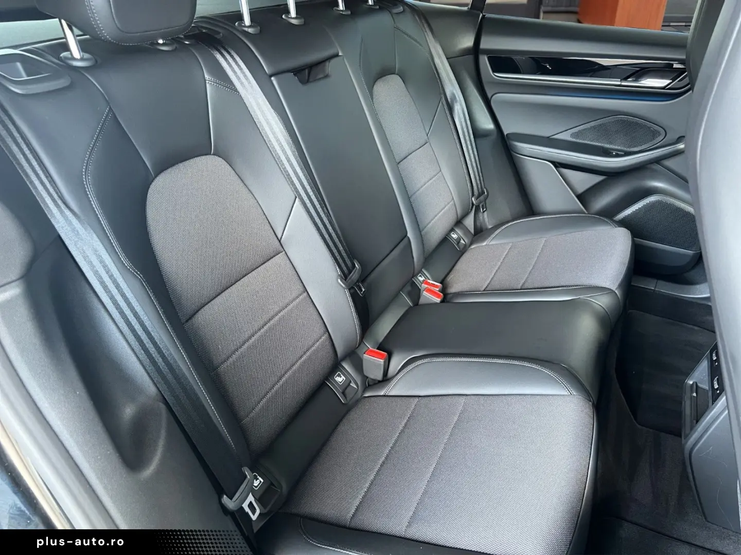 PORSCHE Macan Electric Panorama 1-Hand