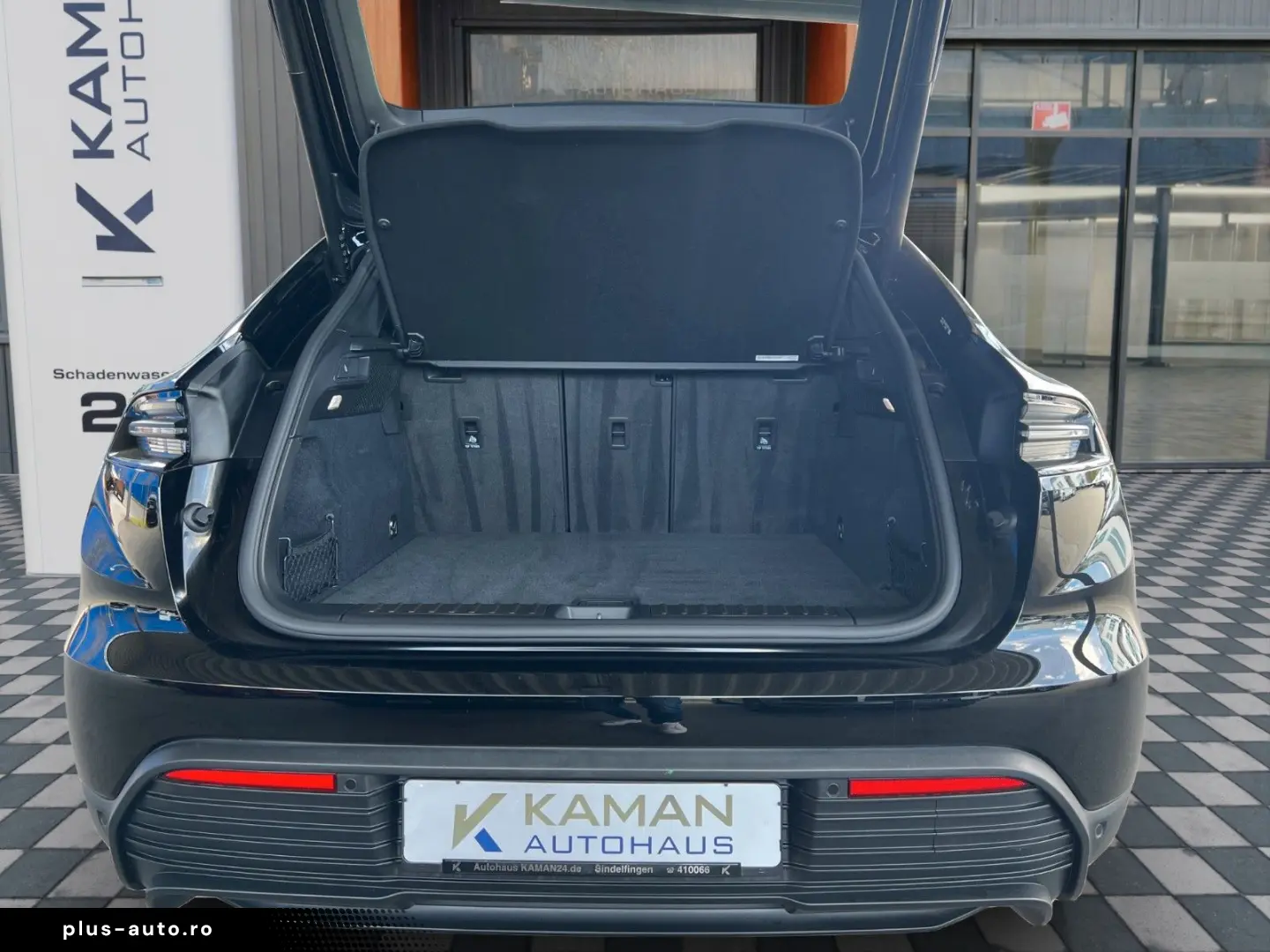 PORSCHE Macan Electric Panorama 1-Hand