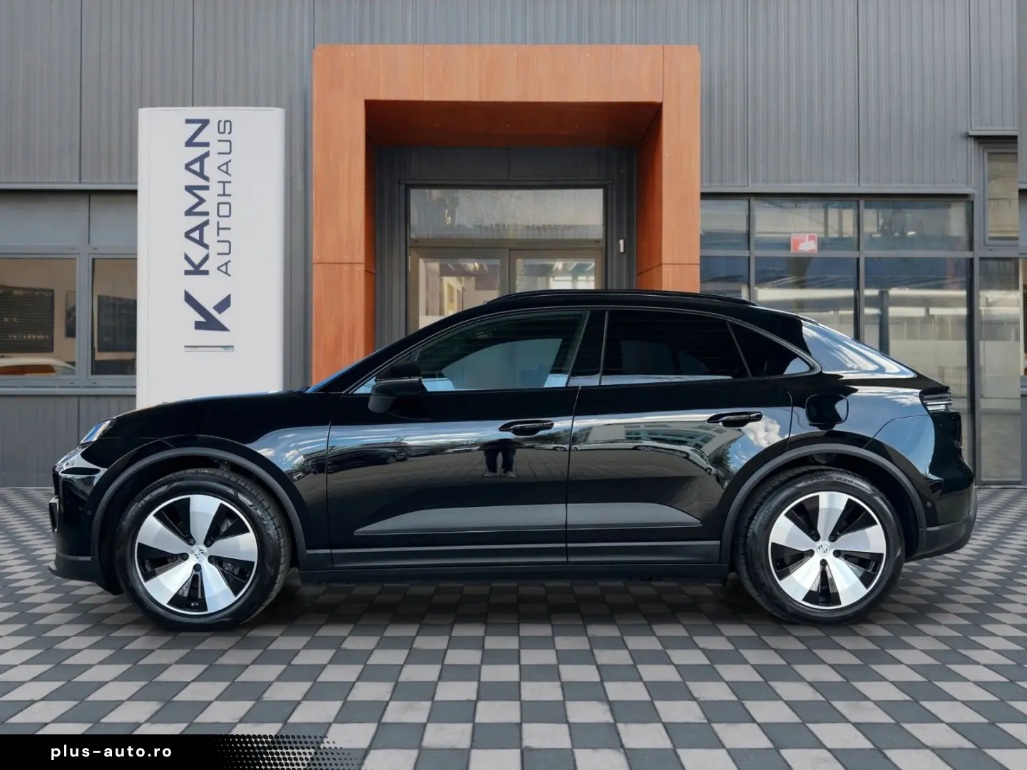 PORSCHE Macan Electric Panorama 1-Hand