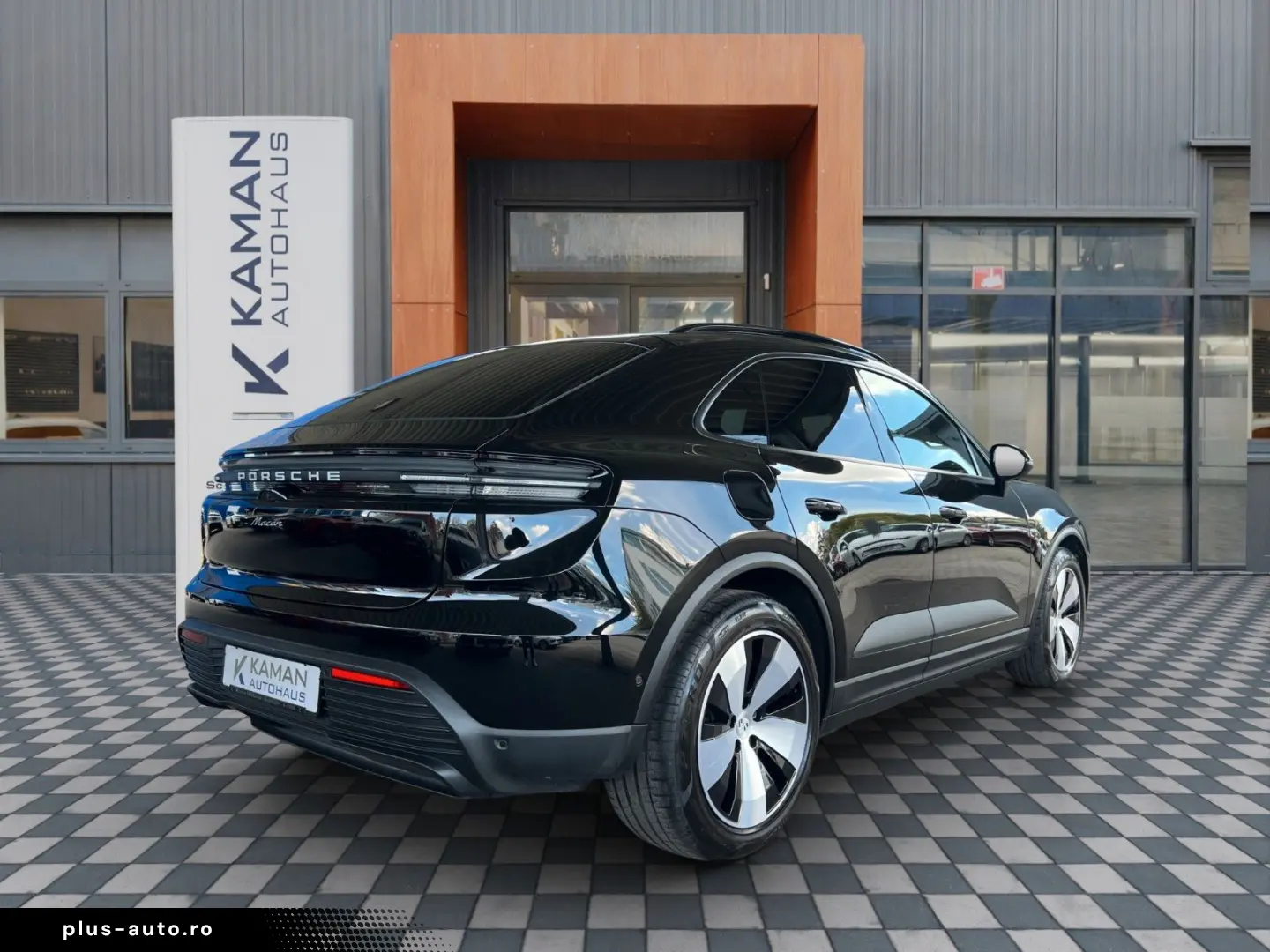 PORSCHE Macan Electric Panorama 1-Hand