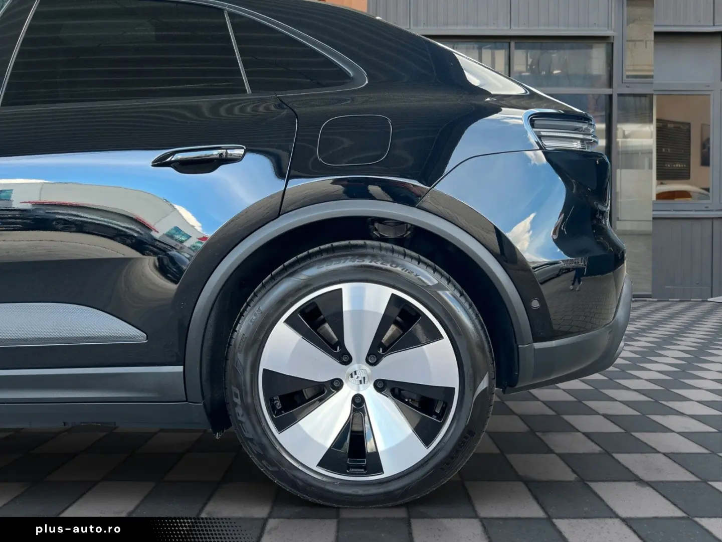 PORSCHE Macan Electric Panorama 1-Hand