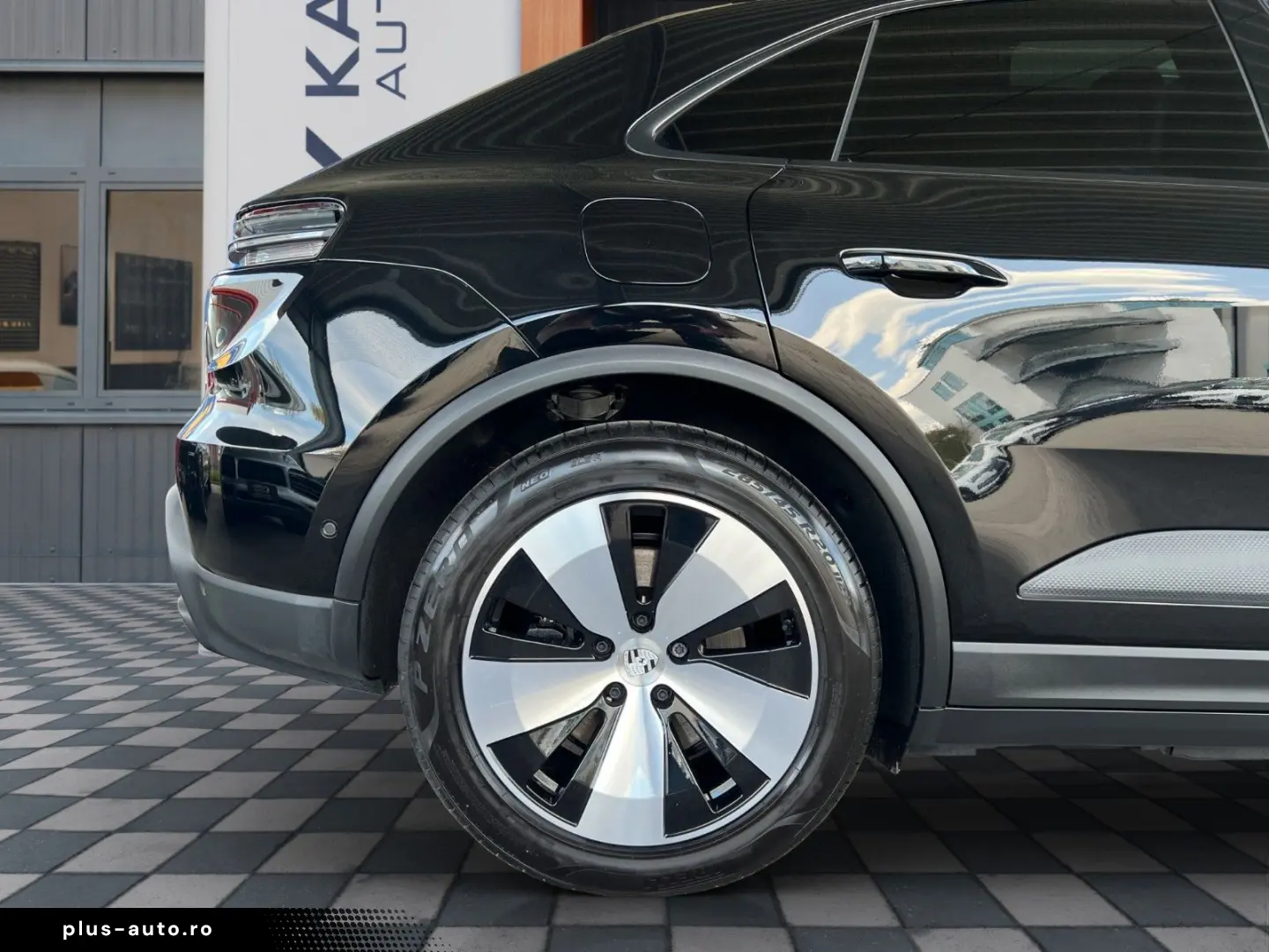 PORSCHE Macan Electric Panorama 1-Hand
