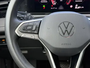 VW Tiguan 2.0TDI DSG Life R-Kamera Side Lane ACC