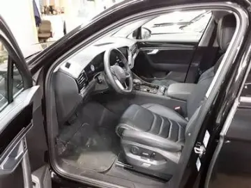 VW Touareg 3 0 l V6 TDI SCR 4MOTION 170 kW (231 PS)