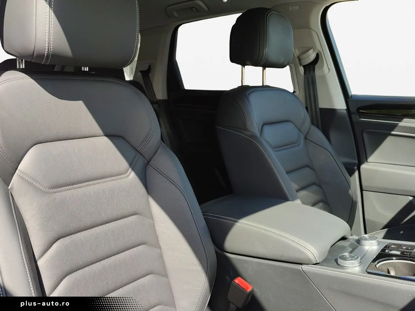 VW Touareg 3.0 V6 TDI Tiptr. 4M  Navi AHK Luftf. LE