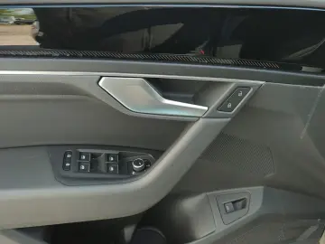 VW Touareg 3.0 V6 TDI Tiptr. 4M  Navi AHK Luftf. LE