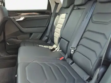 VW Touareg 3.0 V6 TDI Tiptr. 4M  Navi AHK Luftf. LE