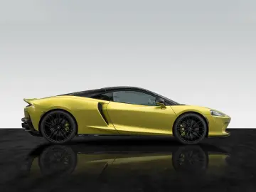 MCLAREN GT   Flux Green   Premium Pack