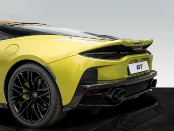 MCLAREN GT   Flux Green   Premium Pack
