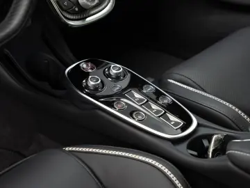 MCLAREN GT   Flux Green   Premium Pack