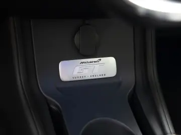MCLAREN GT   Flux Green   Premium Pack
