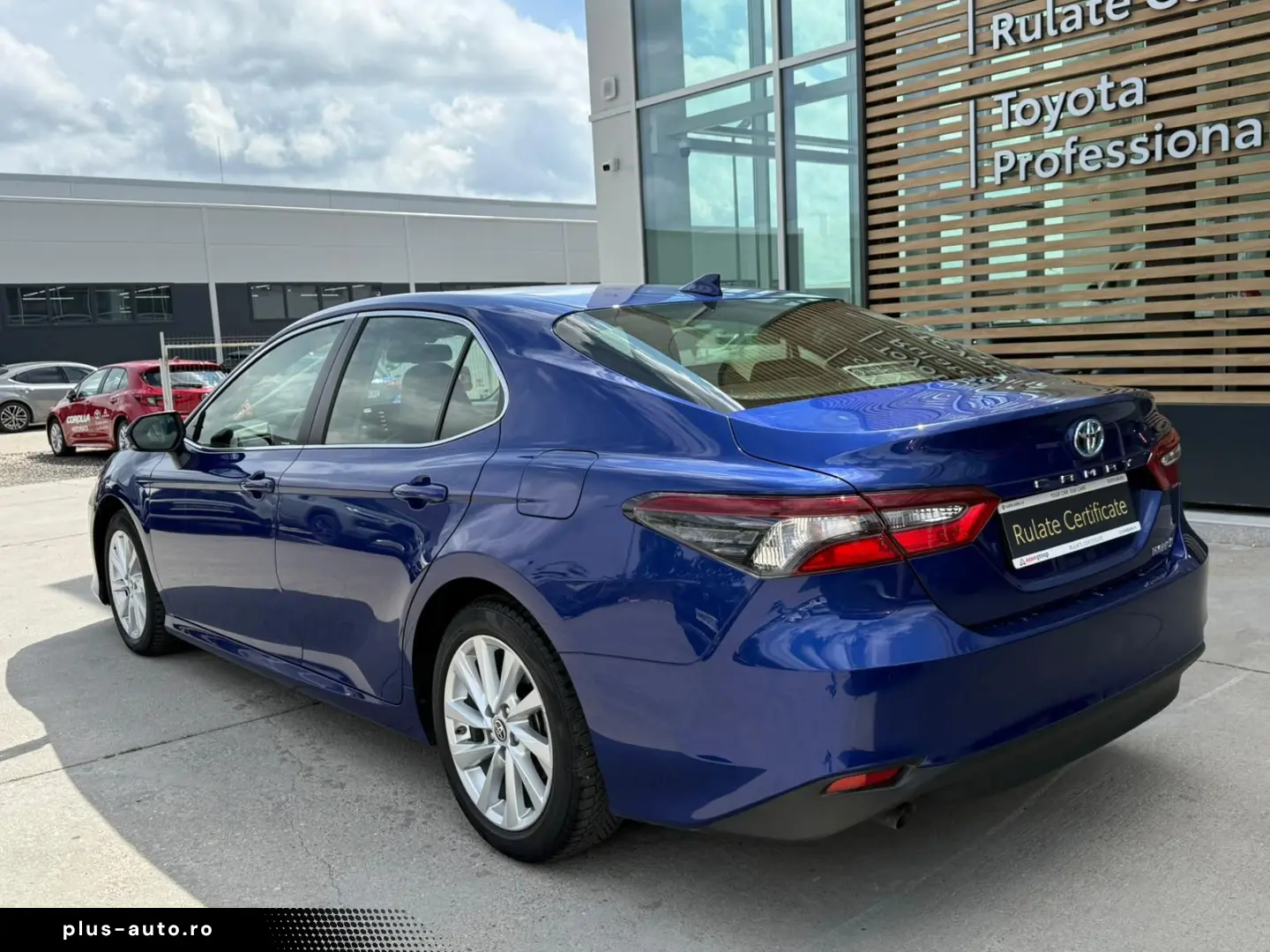 Toyota Camry Business 2.5 Hybrid