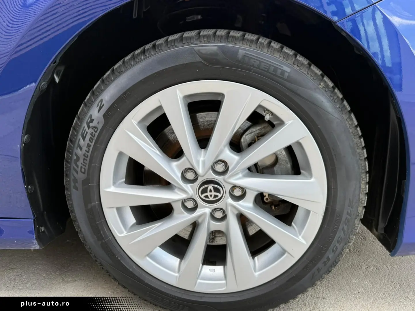 Toyota Camry Business 2.5 Hybrid