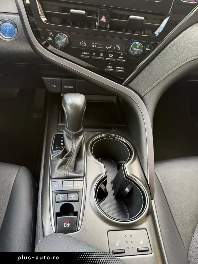 Toyota Camry Business 2.5 Hybrid