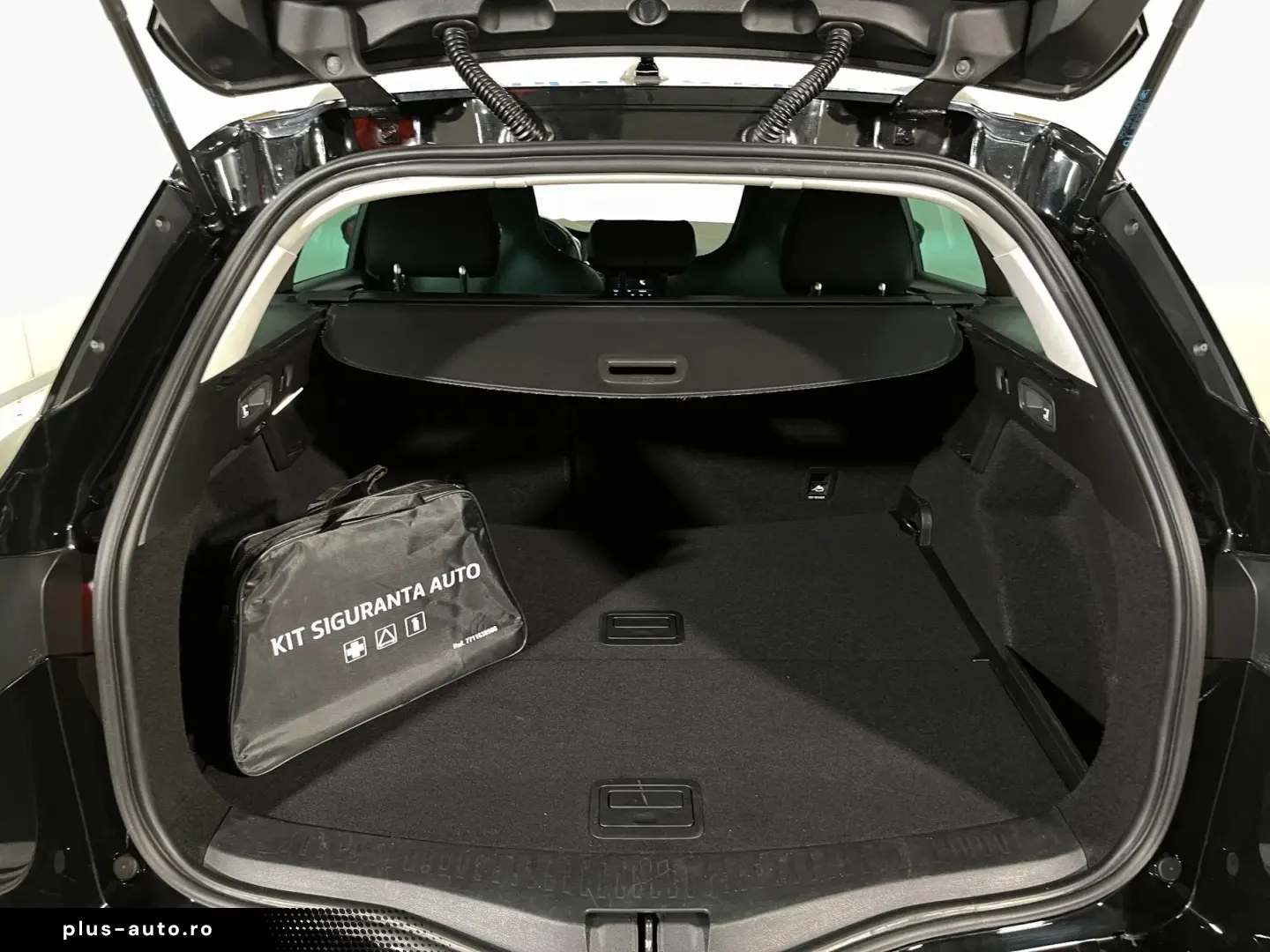 RENAULT Megane 2023 — imagine 32