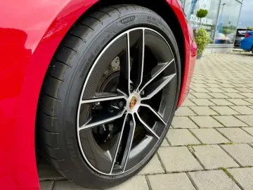 PORSCHE 911 Carrera 4 GTS LIFT CARBON BUR 360 LEDER