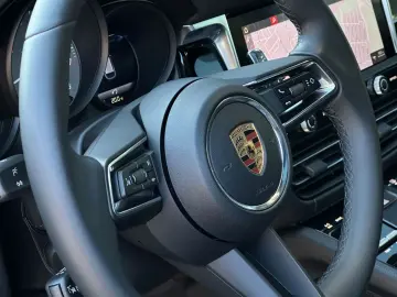 PORSCHE Macan S PASM PANO 360  Burmester