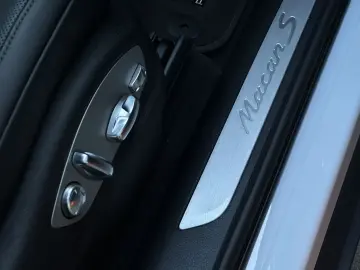 PORSCHE Macan S PASM PANO 360  Burmester