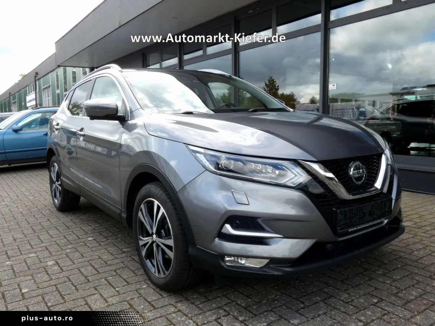 NISSAN Qashqai 1.3 DCT N-Connecta Panorama 18-Zoll LED