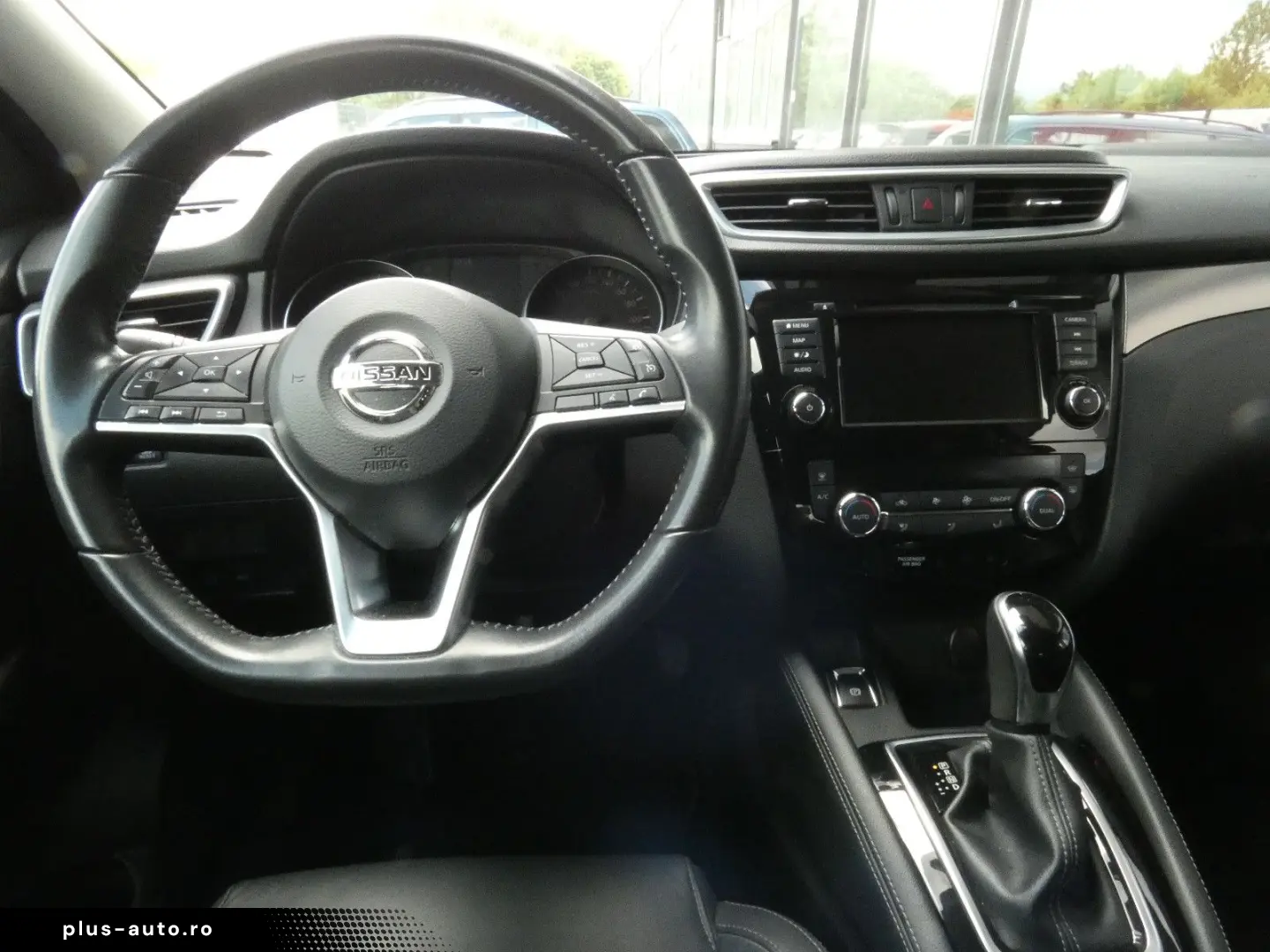 NISSAN Qashqai 1.3 DCT N-Connecta Panorama 18-Zoll LED