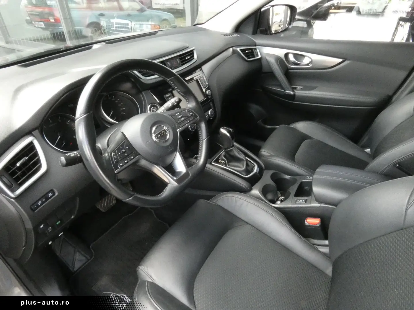 NISSAN Qashqai 1.3 DCT N-Connecta Panorama 18-Zoll LED