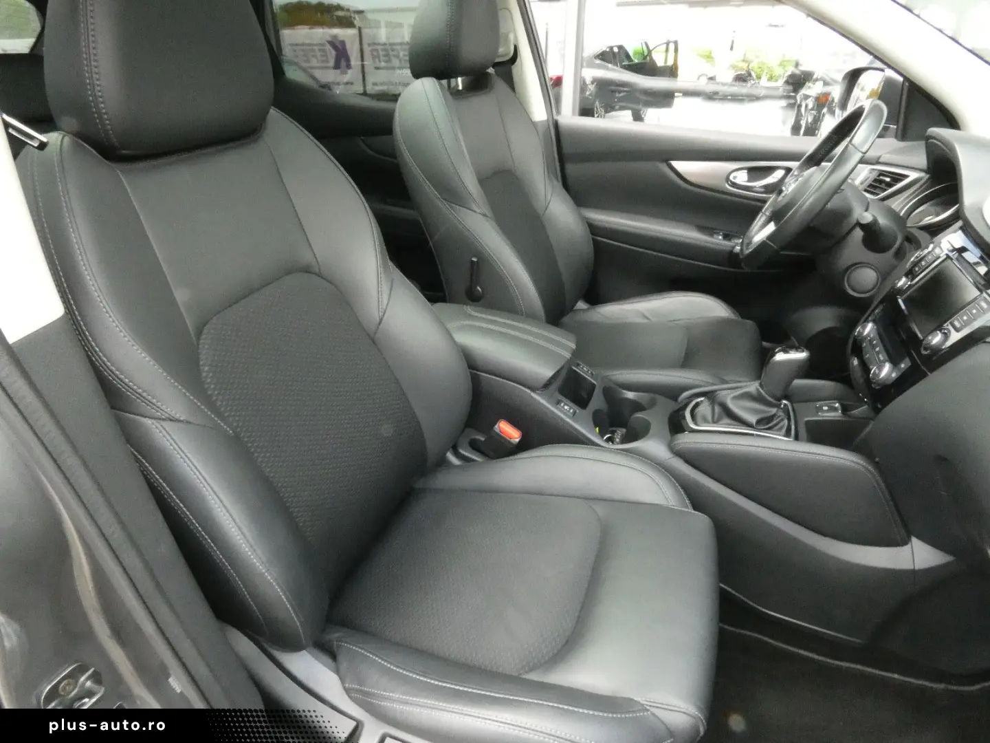 NISSAN Qashqai 1.3 DCT N-Connecta Panorama 18-Zoll LED