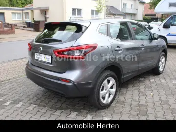 NISSAN Qashqai 1.3 Acenta NAVI TEMPOMAT 39000KM!