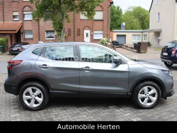 NISSAN Qashqai 1.3 Acenta NAVI TEMPOMAT 39000KM!