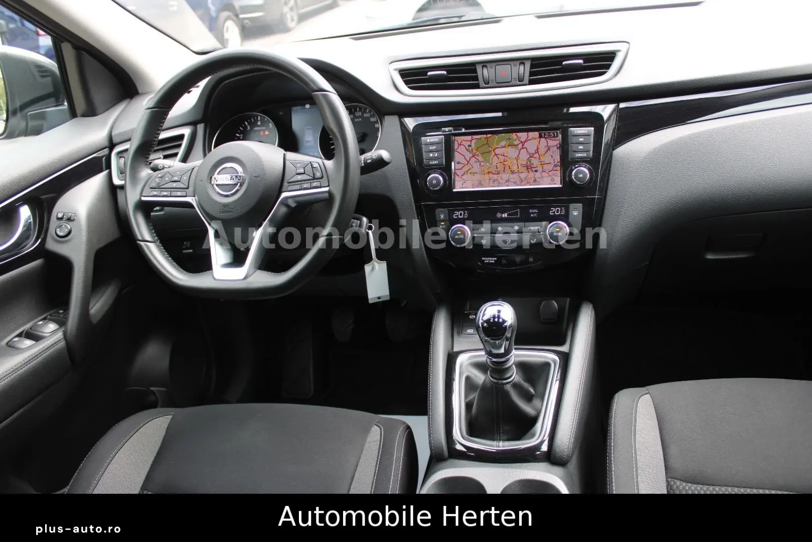 NISSAN Qashqai 1.3 Acenta NAVI TEMPOMAT 39000KM!