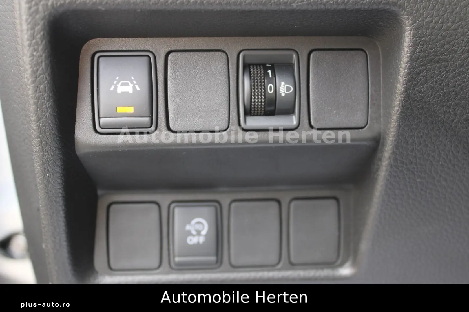 NISSAN Qashqai 1.3 Acenta NAVI TEMPOMAT 39000KM!