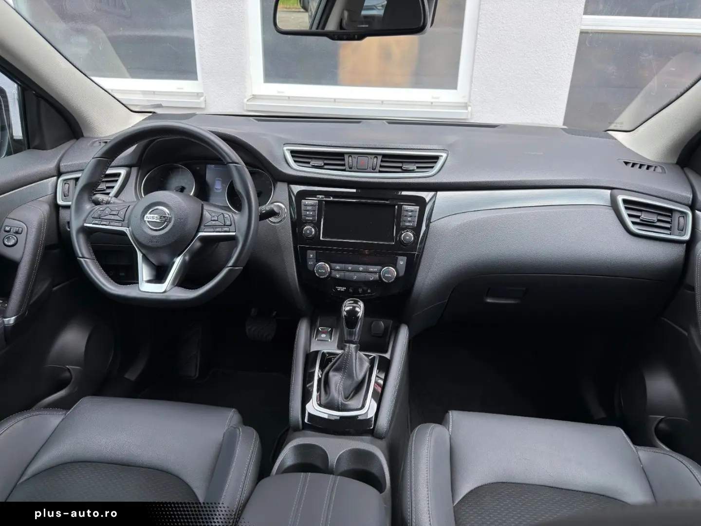 NISSAN Qashqai 2 1.3 DIG-T Tekna