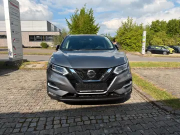 NISSAN Qashqai 2 1.3 DIG-T Tekna