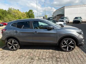 NISSAN Qashqai 2 1.3 DIG-T Tekna