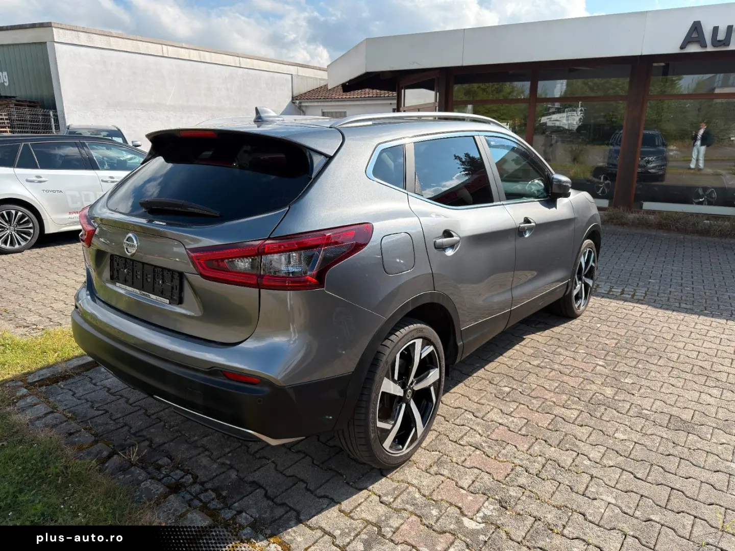 NISSAN Qashqai 2 1.3 DIG-T Tekna