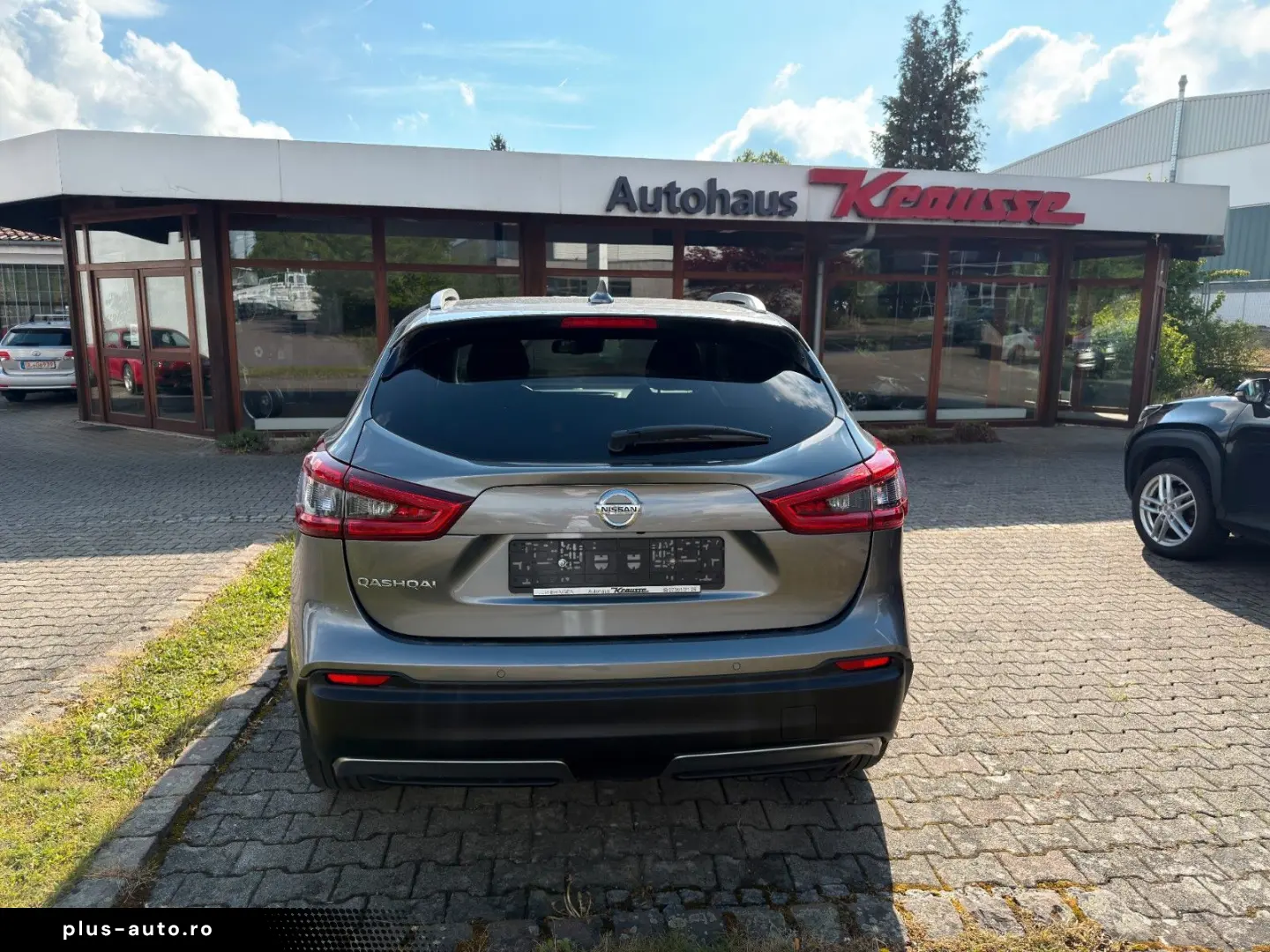 NISSAN Qashqai 2 1.3 DIG-T Tekna