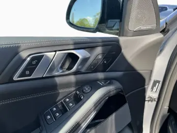 BMW X5 xDr30d MSp IcGlow SoftClo Ventilation 360 IASteering