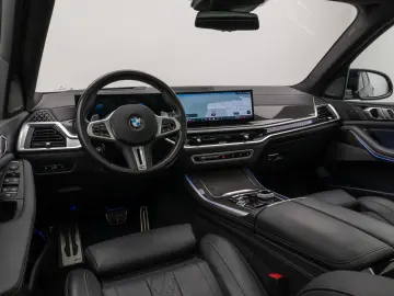 BMW X5 M60i 360  HUD H K SoftCl Panorama Sky Lounge