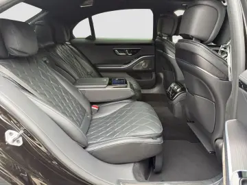 MERCEDES-BENZ S 400 d 4Matic L AMG Line 4D Burmester…