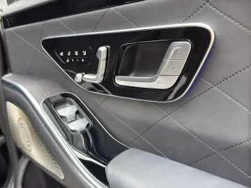 MERCEDES-BENZ S 400 d 4Matic L AMG Line 4D Burmester…