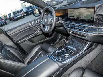 BMW X7 xDrive40d M Sport Pro HUD PANO ACC AHK RFK NA