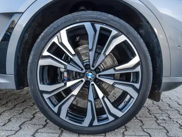 BMW X7 xDrive40d M Sport Pro HUD PANO ACC AHK RFK NA
