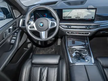 BMW X7 xDrive40d M Sport Pro HUD PANO ACC AHK RFK NA