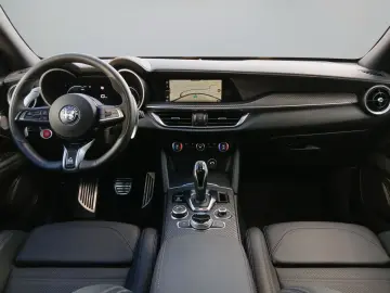 ALFA ROMEO Stelvio 2.9 V6 Bi-Turbo QUADRIFOGLIO ACC LED SHZ