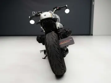 BMW R NINE T