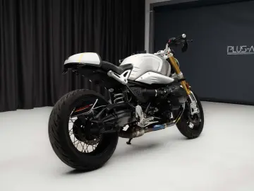 BMW R NINE T
