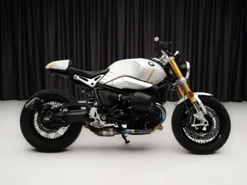 BMW R NINE T